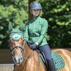 LeMieux Loire Classic Close Contact Square Saddle Pad -Equestrian Equipment Store 33261 hunter lifestyle 4